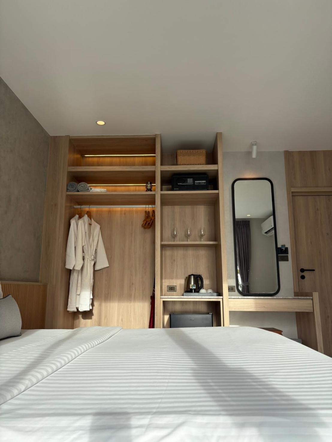 Standard Double Room with Sea View,1722986673:JPEG