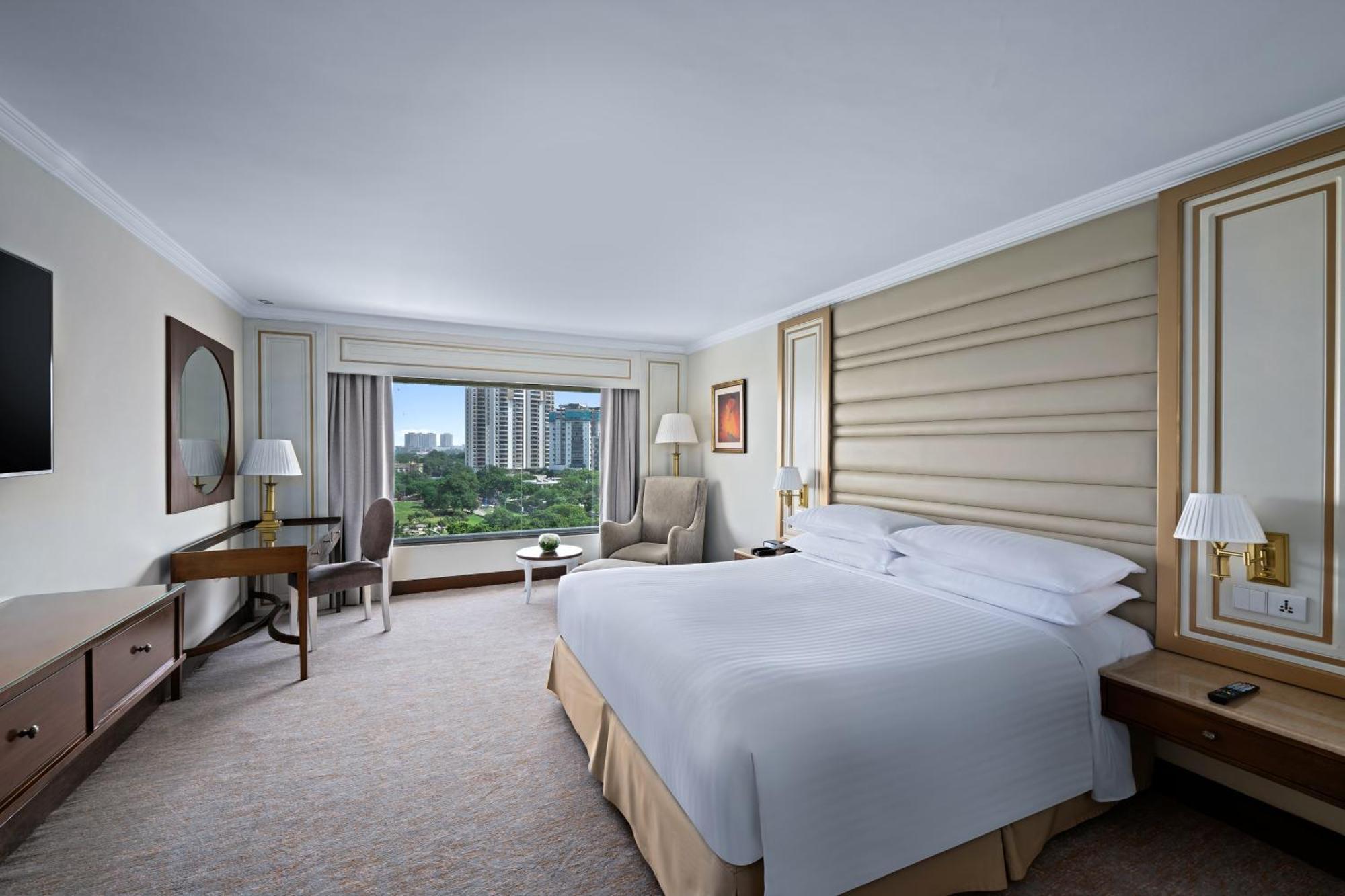 Deluxe King, Guest room, 1 King,1730062710:JPEG