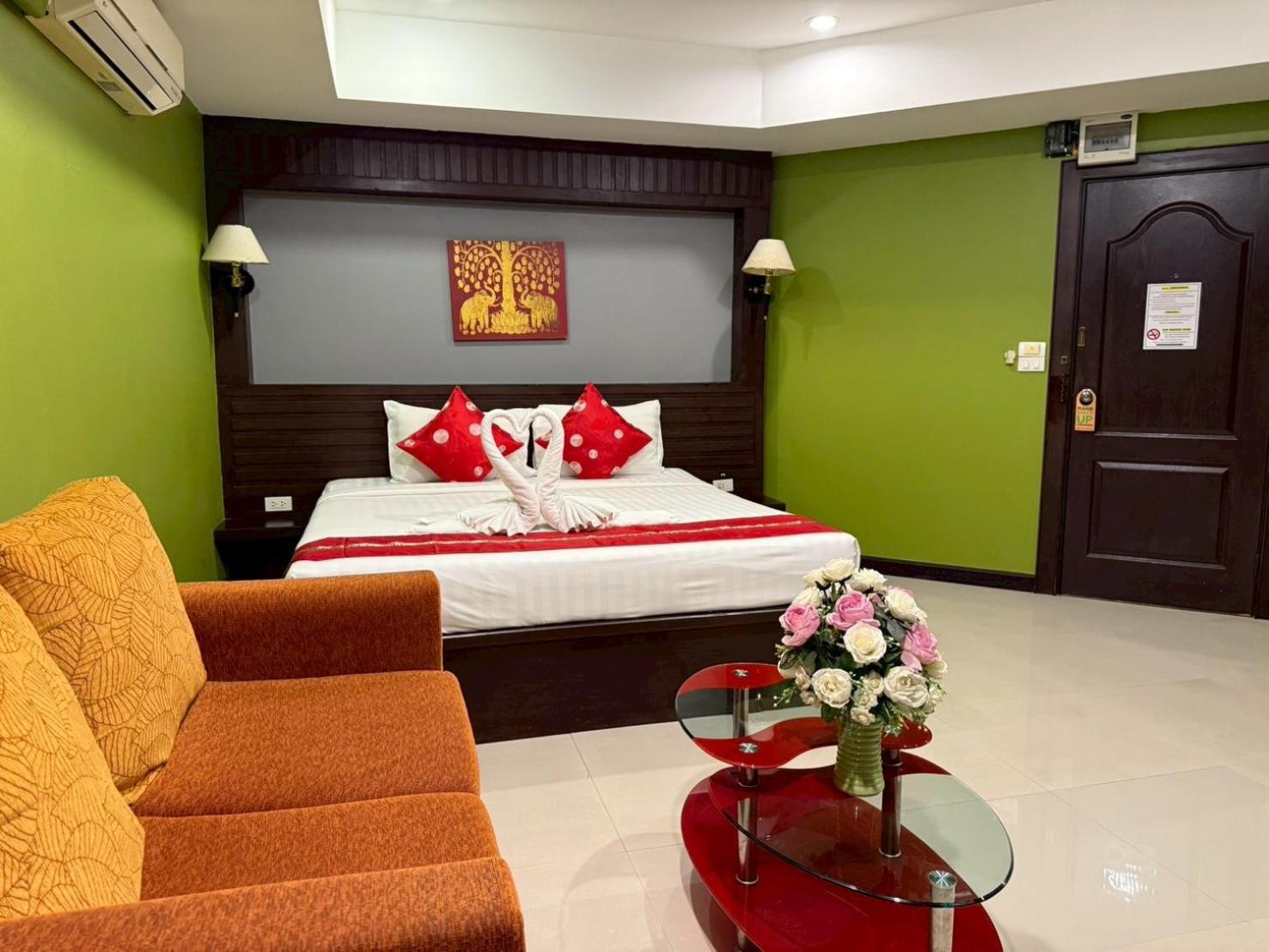 Deluxe Double Room,1742682343:JPEG