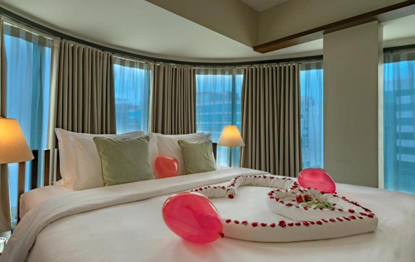 Suite on Buffet Lunch on Laundry & Airport Pick-up