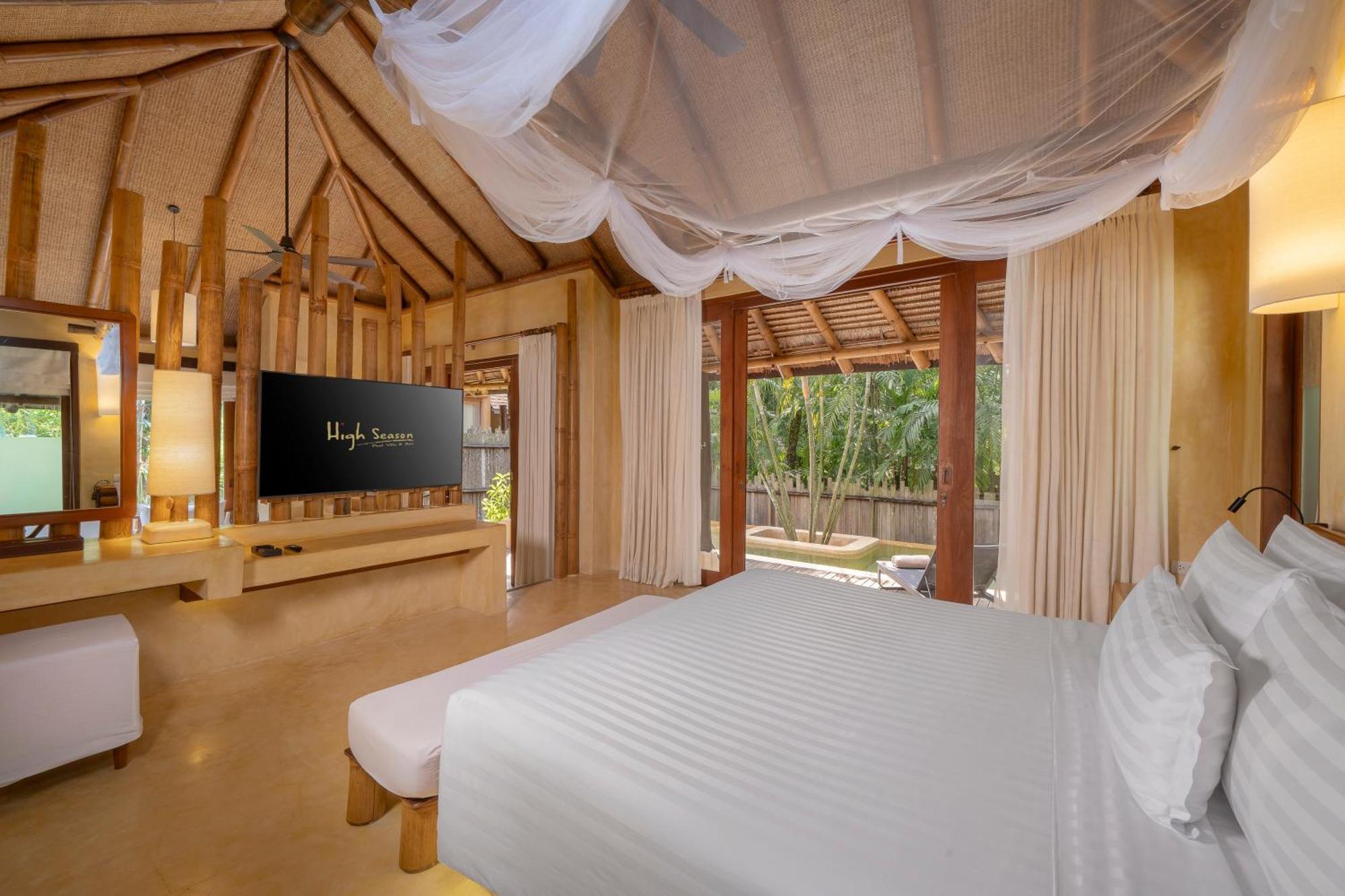 Grand Pool Villa