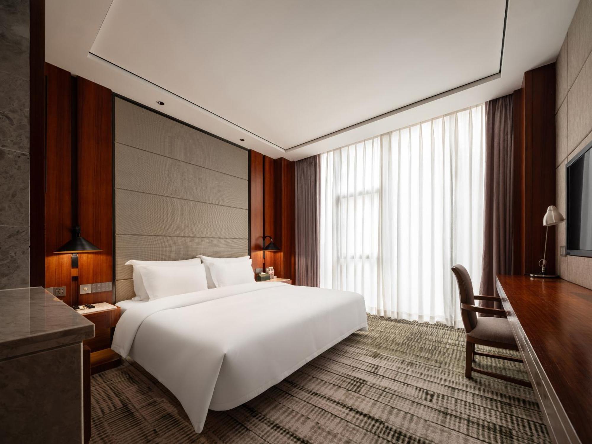 Executive King Room without Bathtub