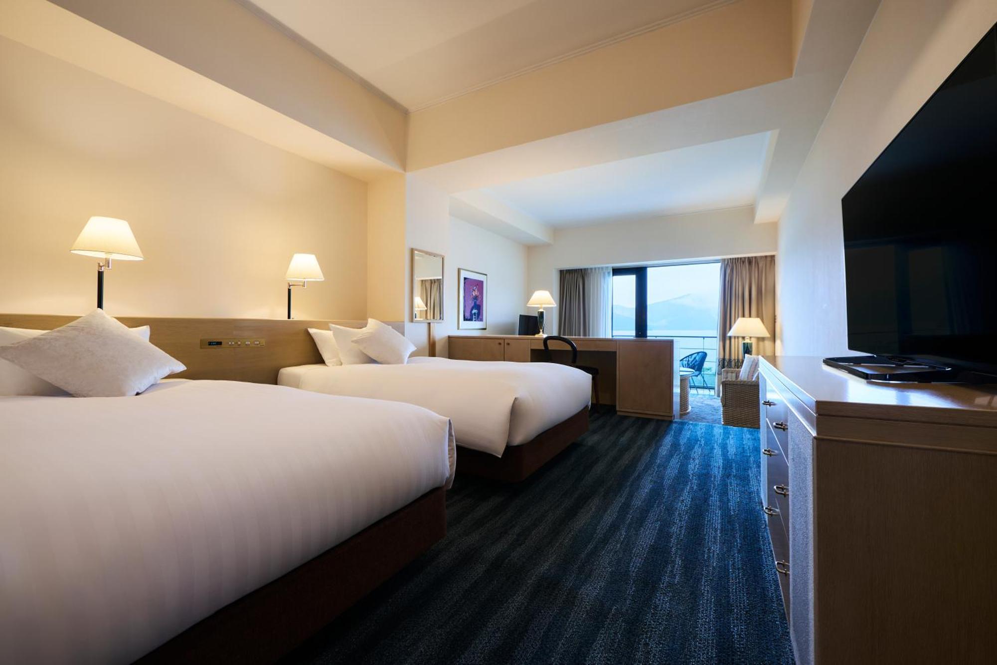 Junior Suite Balcony Lake View