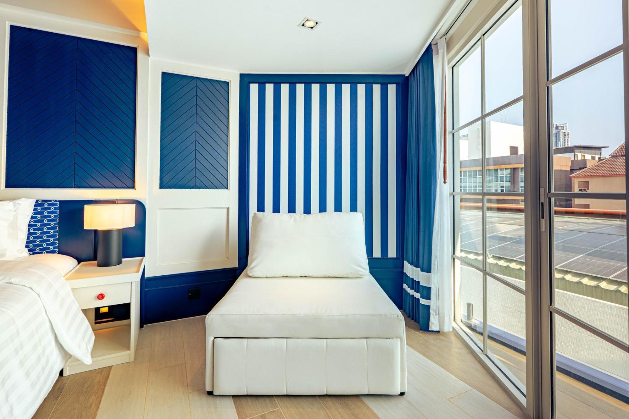 Cruise Cabin Twin Bed