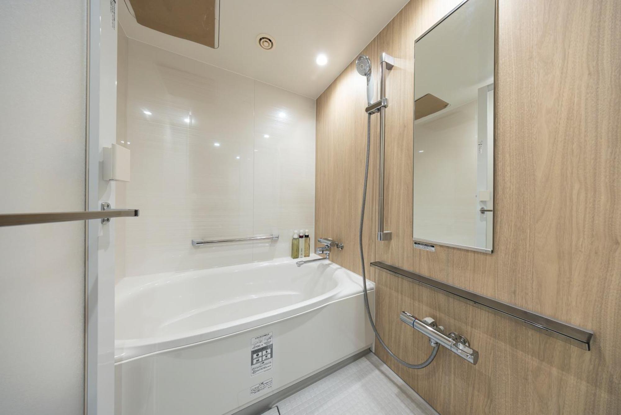 Renewal Premier Twin Room Non-Smoking