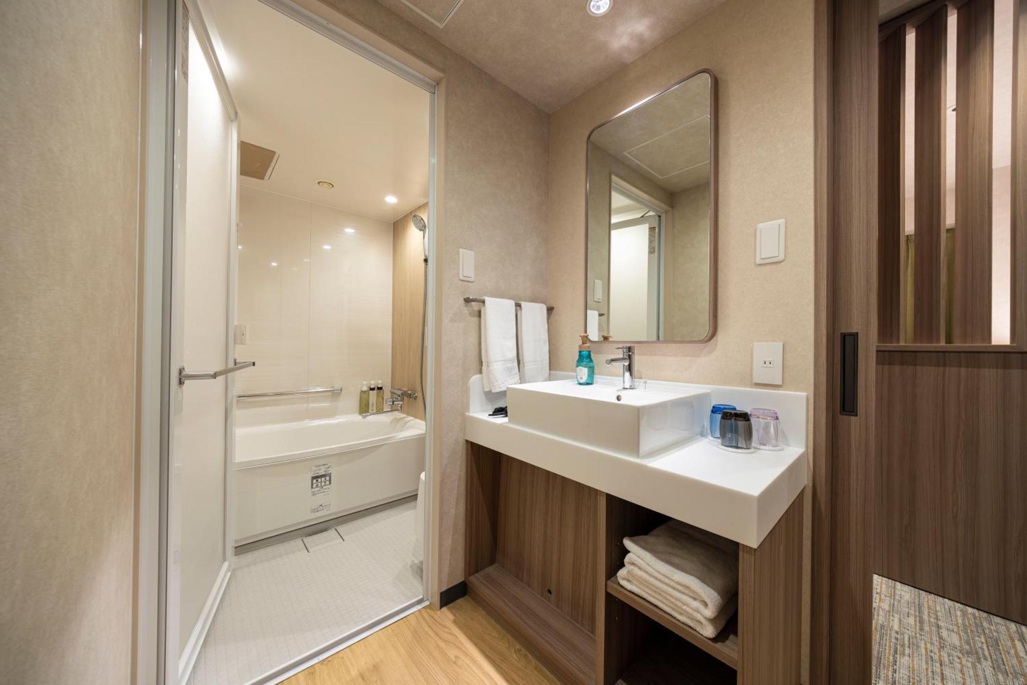 Renewal Premier Twin Room Non-Smoking