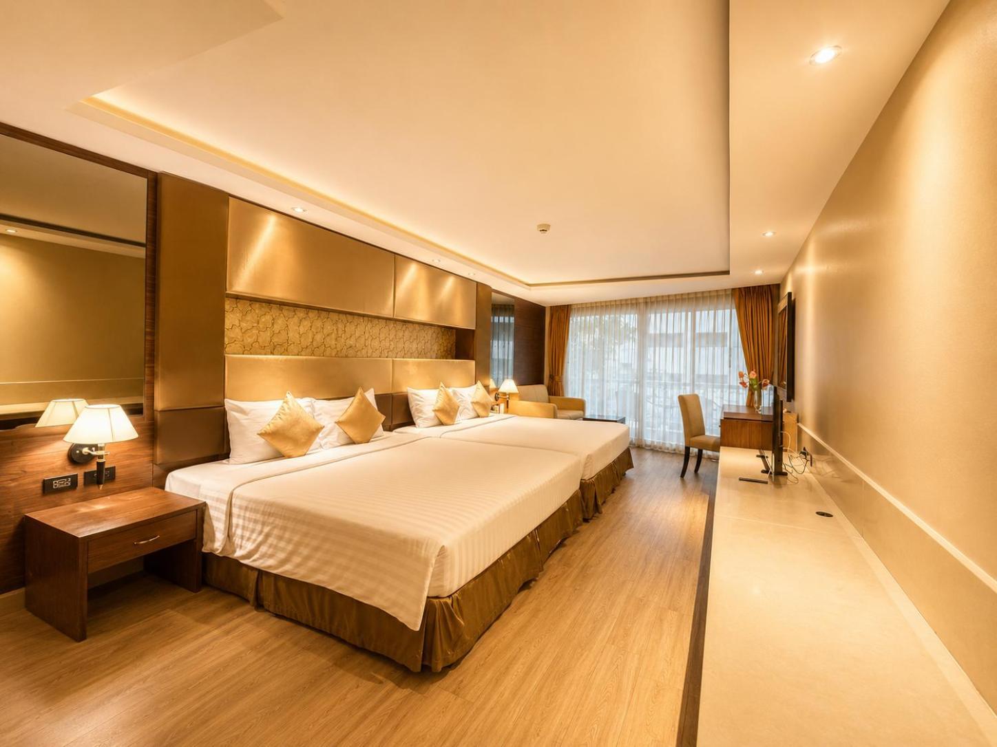 Deluxe Family Room