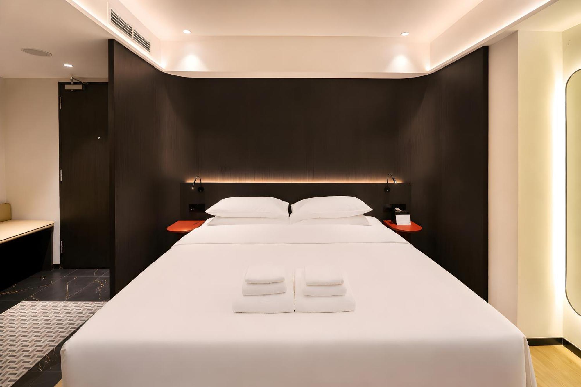 Executive Room,1771717095:JPEG