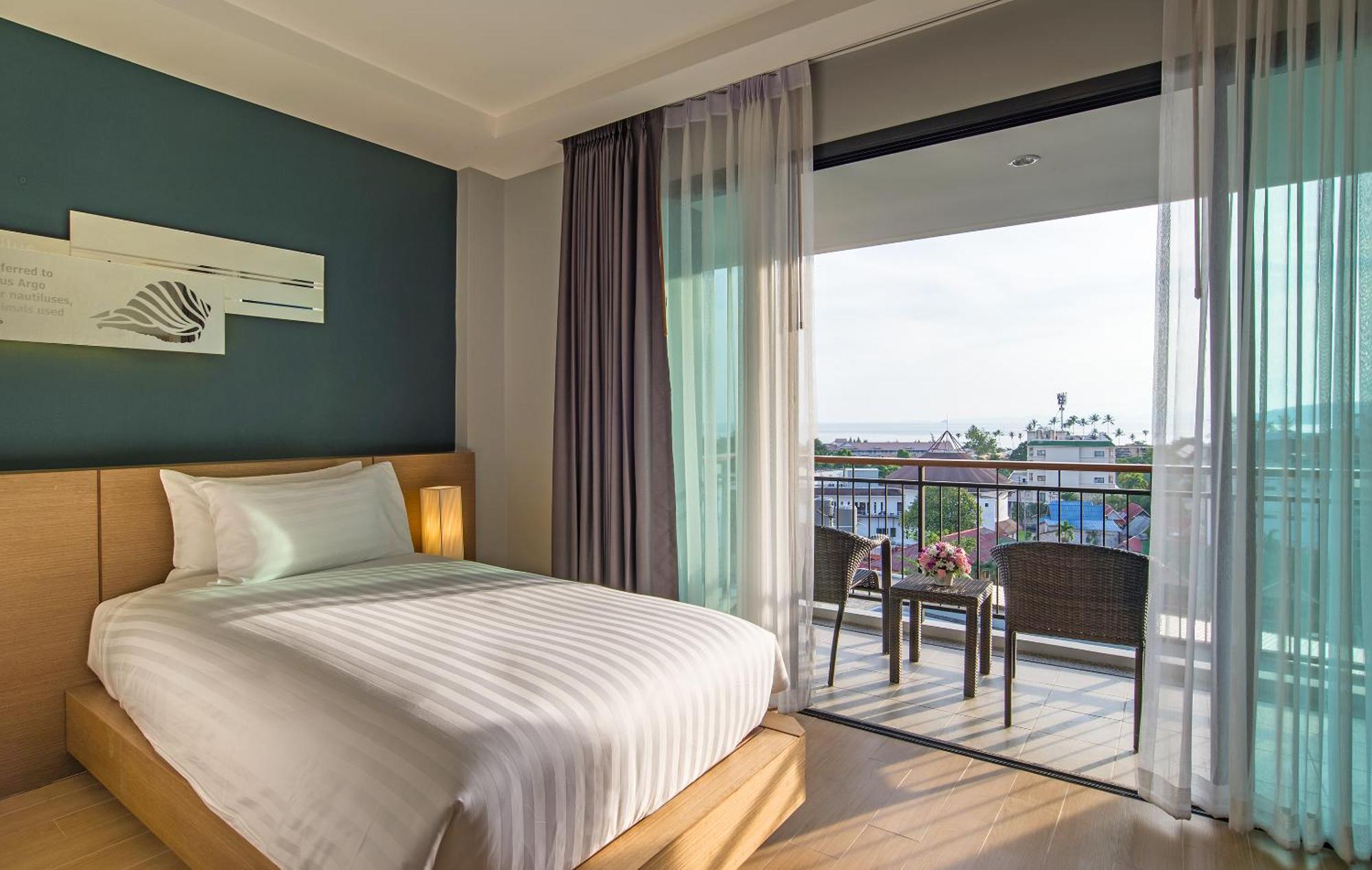 Quarto Deluxe com 2 Camas de Solteiro e Vista do Mar