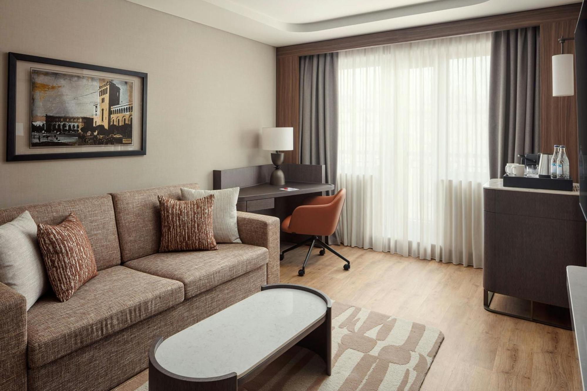 Deluxe Signature King Room Sofa Bed Balcony