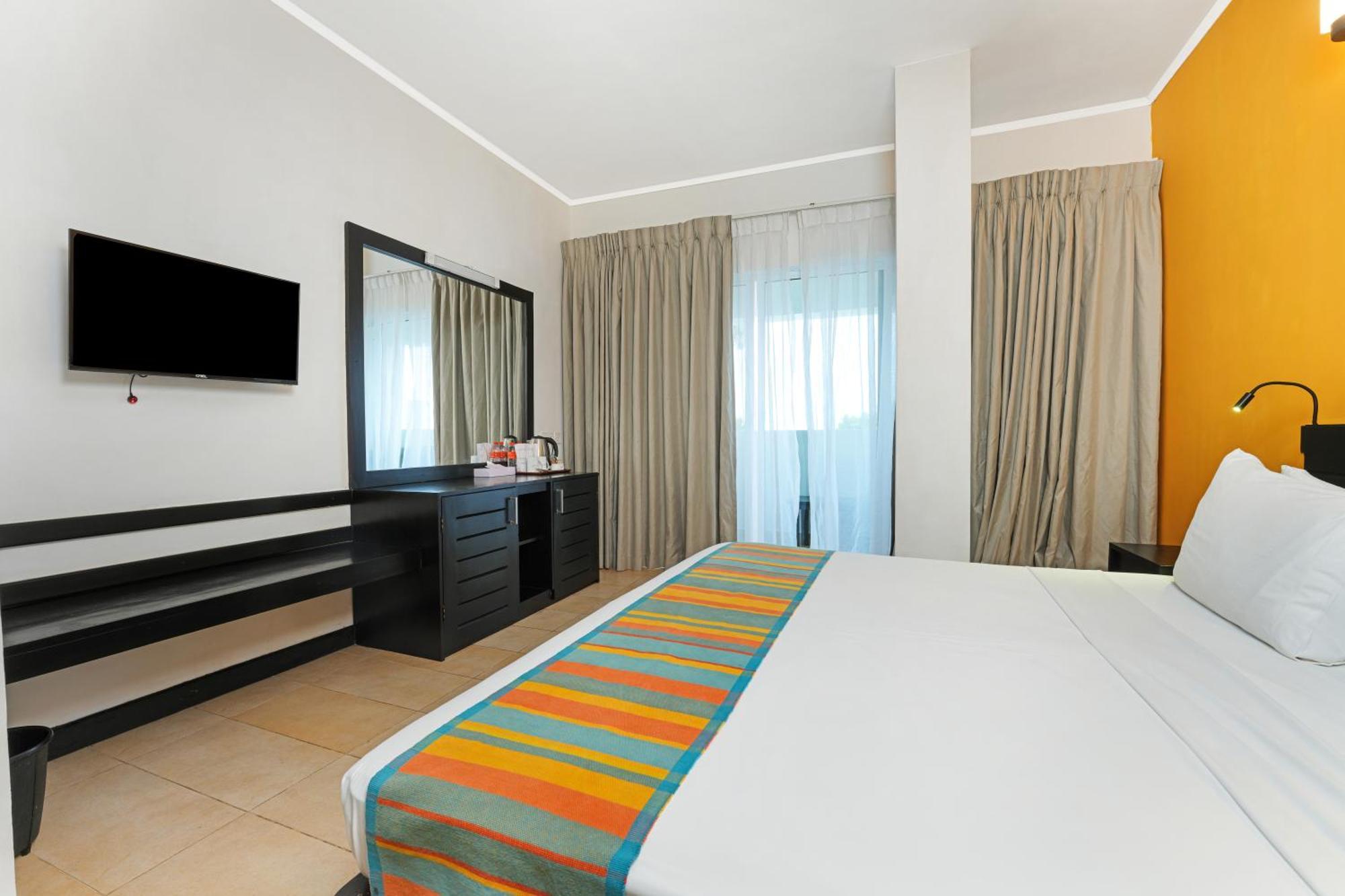 Deluxe Room F&B | Early check & Late check-out upon availability