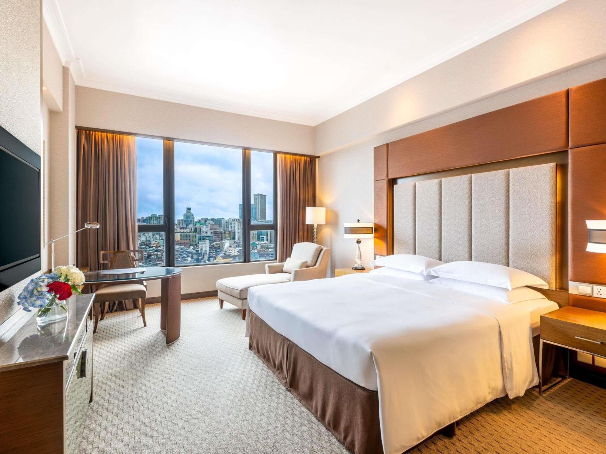 Superior King Room Privilege Benefit