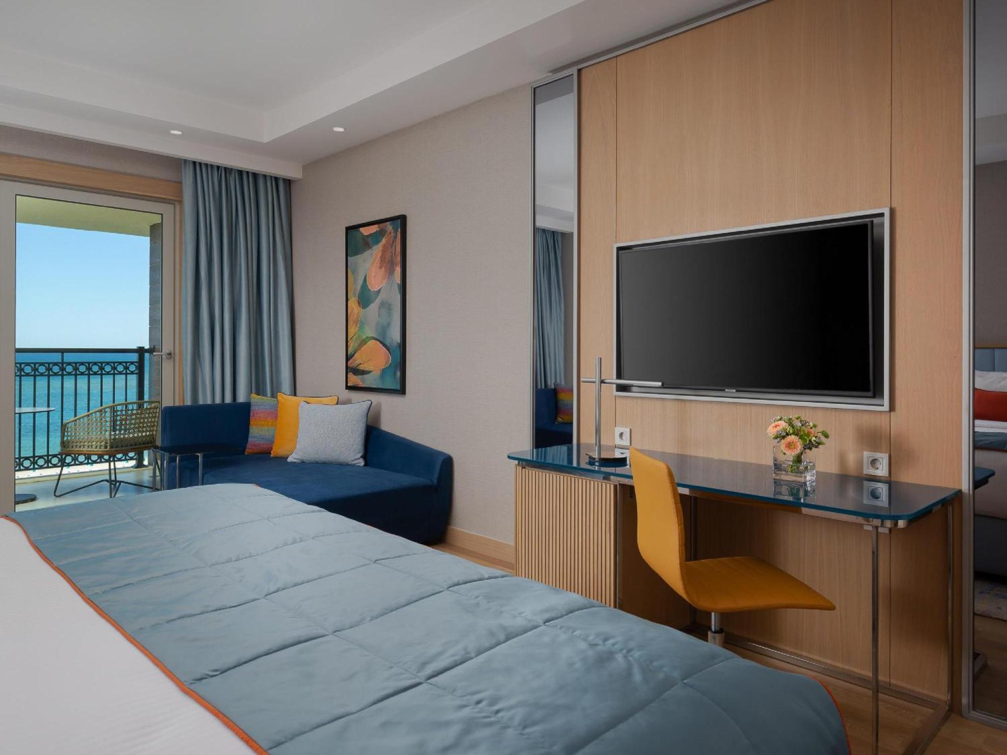 Deluxe King Room Sea View