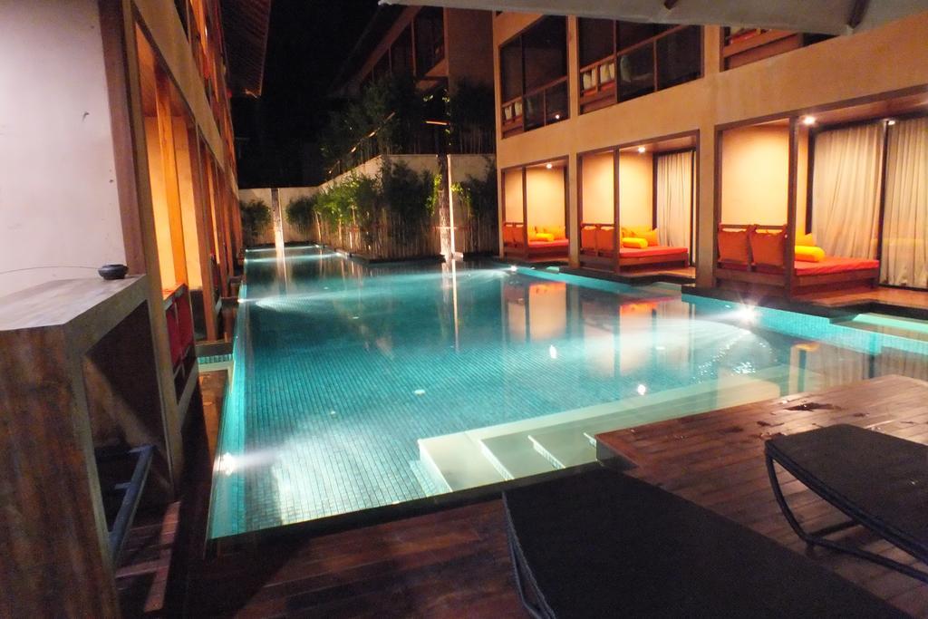 Deluxe Double Room with Pool Access,675926970:JPEG