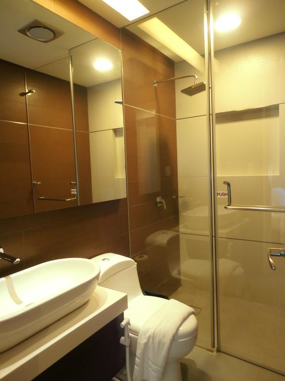 Standard Double Room,228502211:JPEG