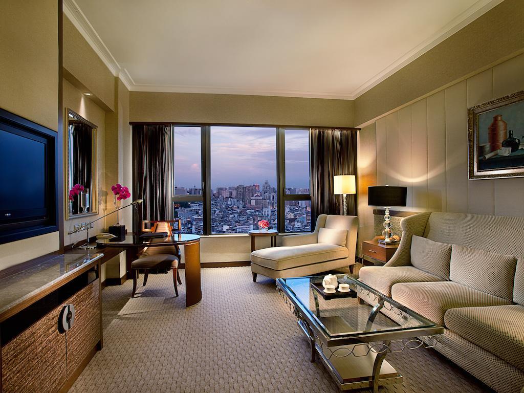 Junior King Suite Privilege Benefit