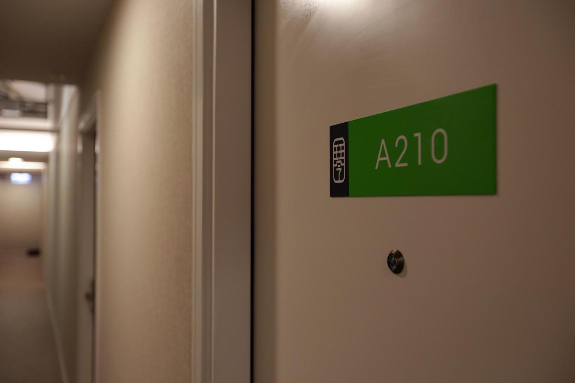 Feature Double Room,681934737:JPEG