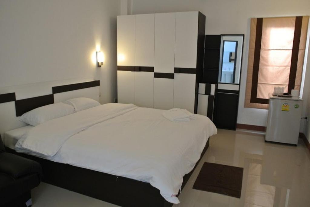Deluxe Double Room,30520283:JPEG
