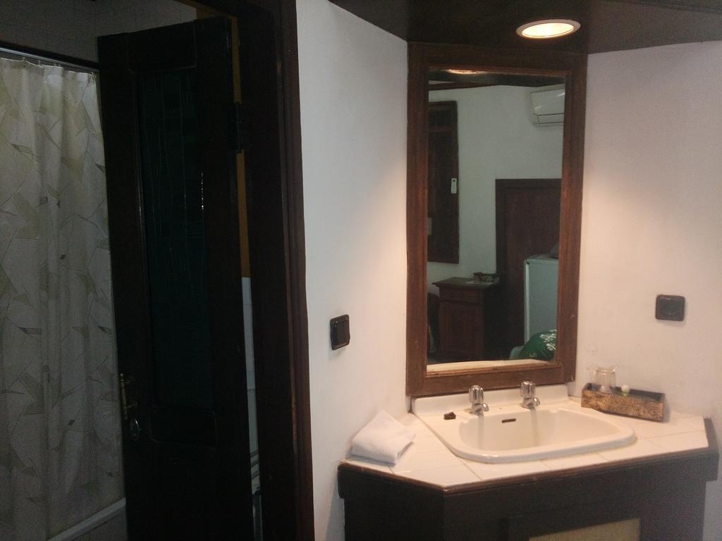 Suite Room,397893258:JPEG
