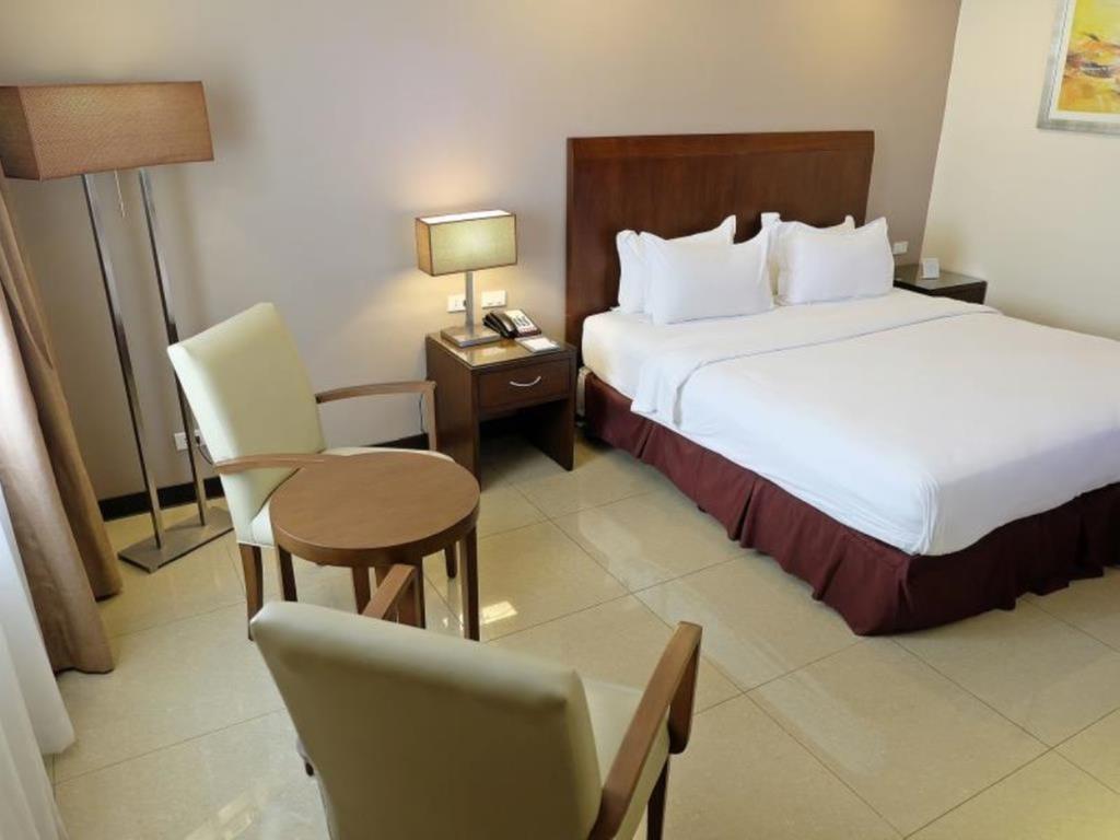 Deluxe King Room