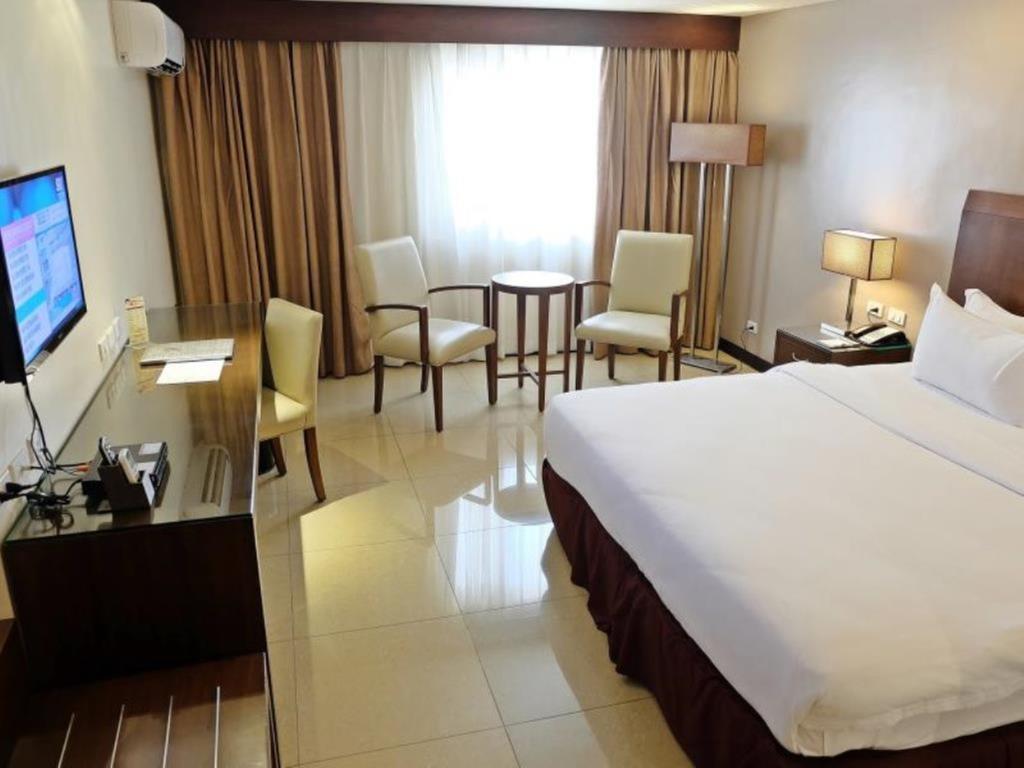 Deluxe King Room