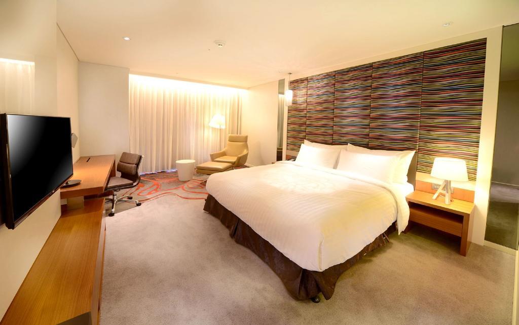 Standard Double Room with Window,690603447:JPEG