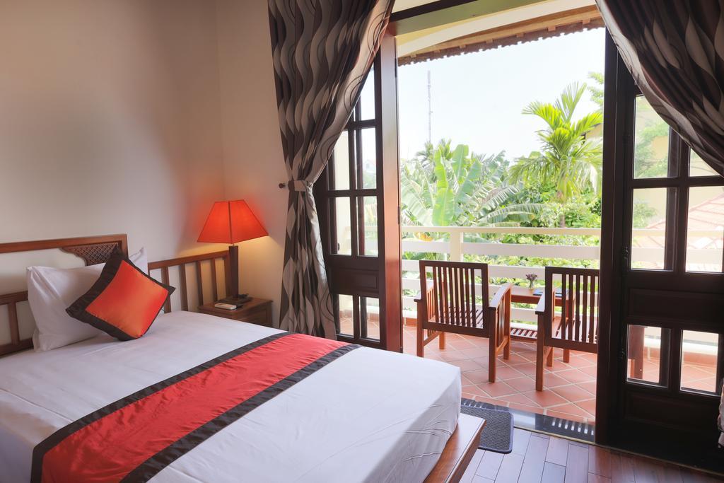 Deluxe Double Room with Balcony,632312634:JPEG
