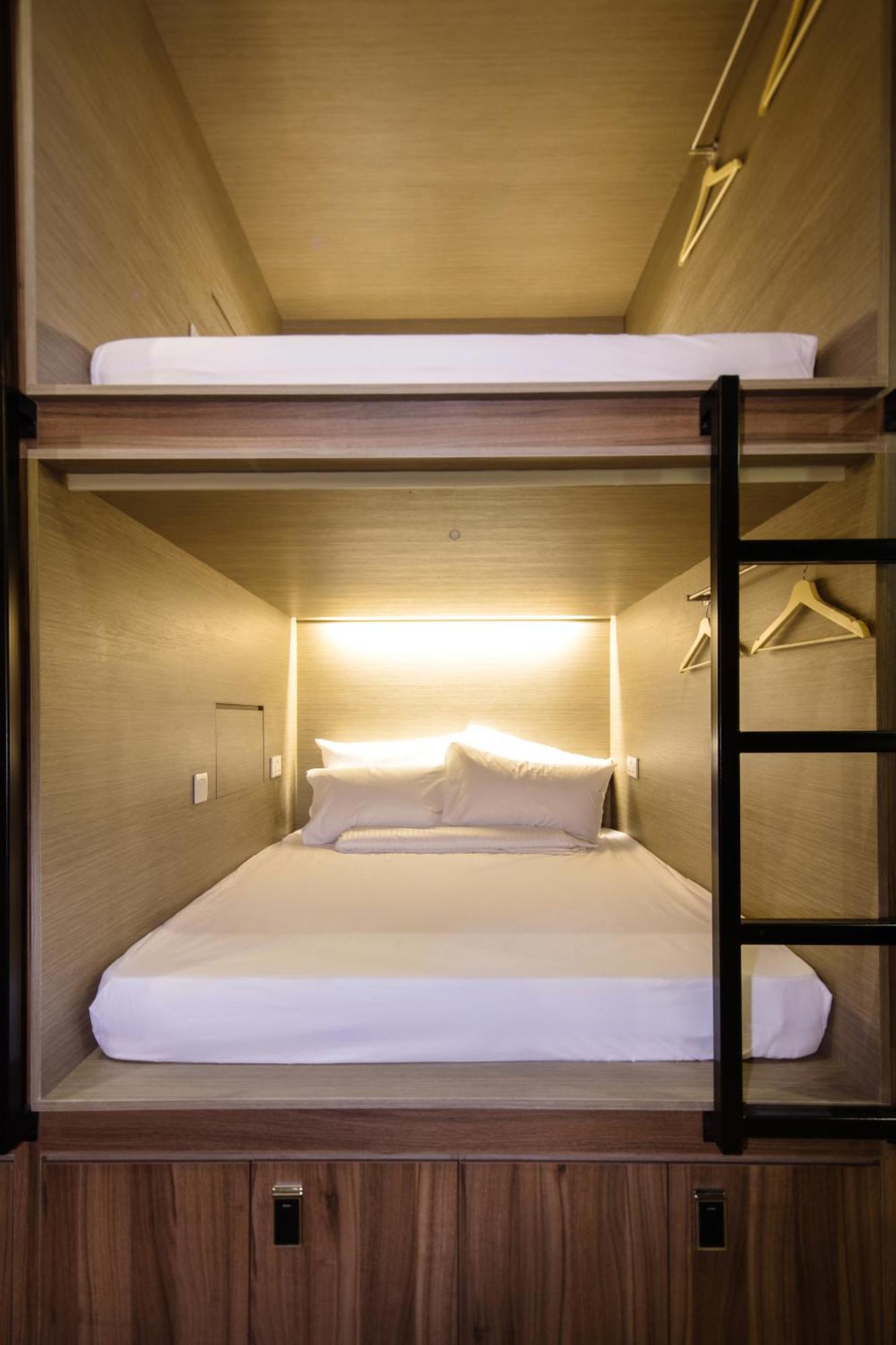 Cápsula Deluxe en habitación compartida mixta