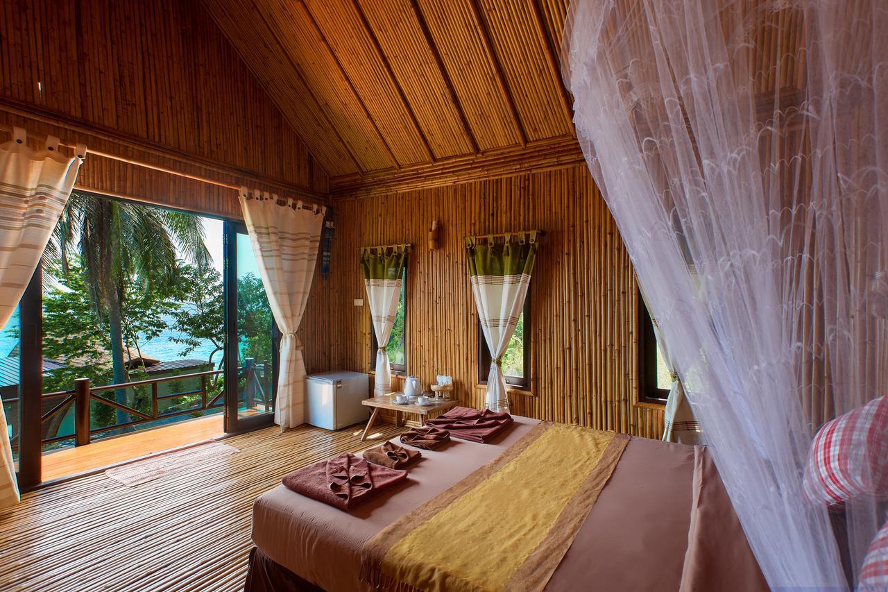 Beach Bamboo Bungalow,507845751:JPEG