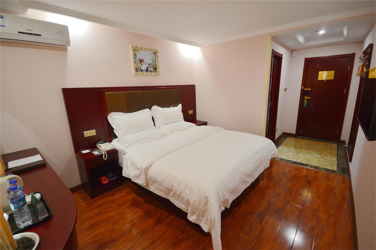 Quarto com Cama Queen-size