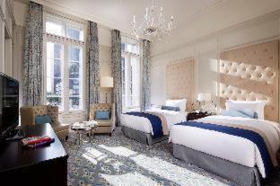 Quarto Deluxe Premium com 2 Camas de Solteiro e Vista do Palácio - Não Fumantes