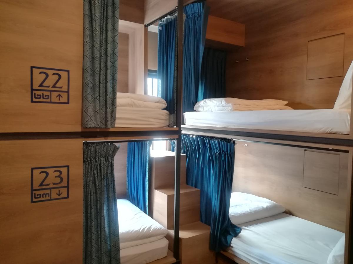 Bed 6-Bed Dormitory Room