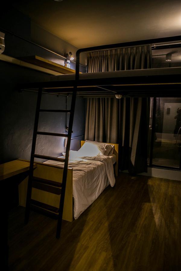 Quarto Triplo com Banheiro Privativo