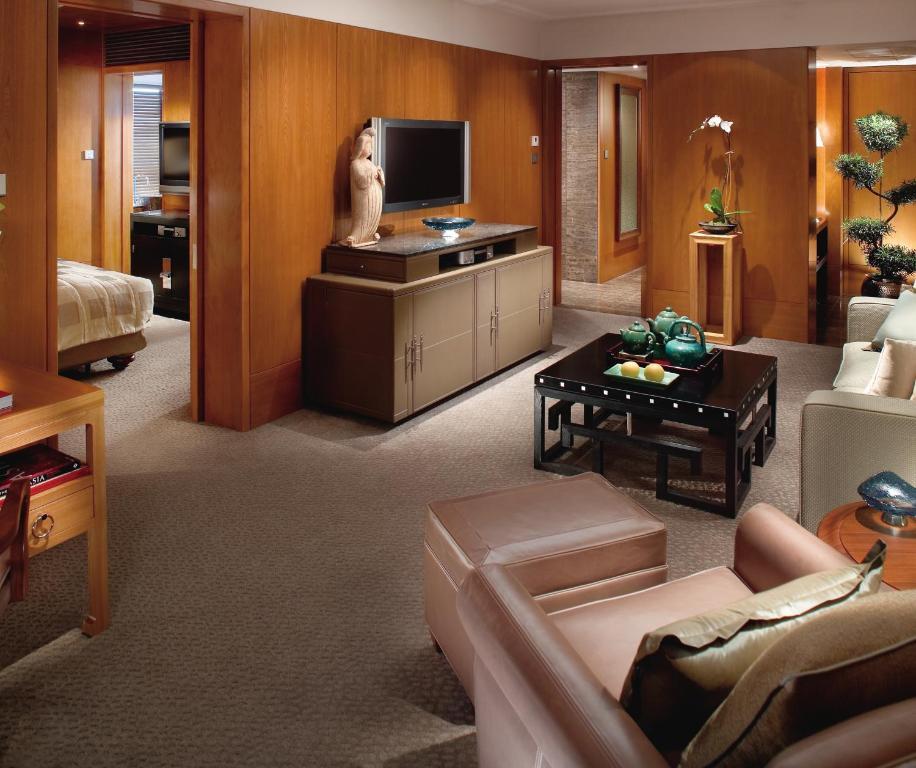 Statue Square Suite met Kingsize Bed