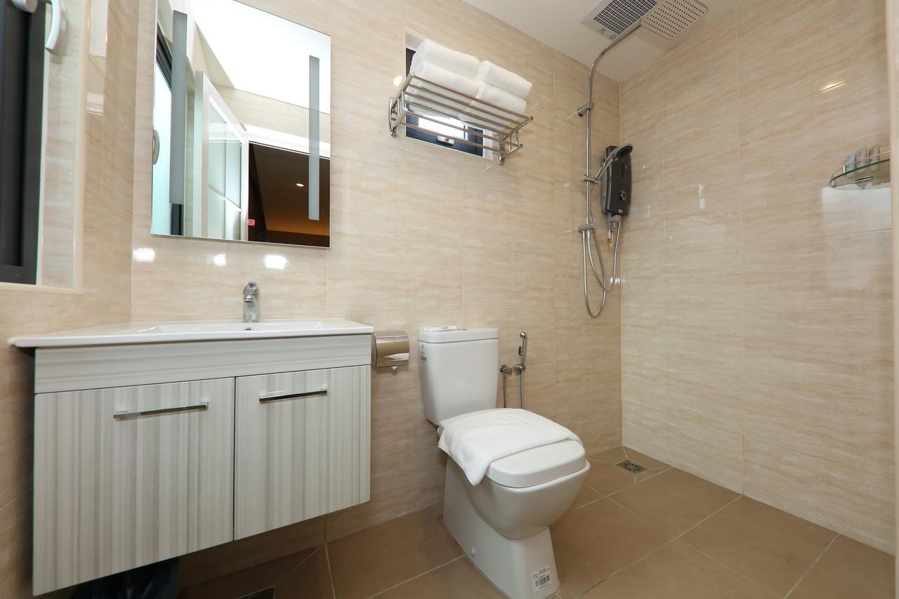 Deluxe Queen Room