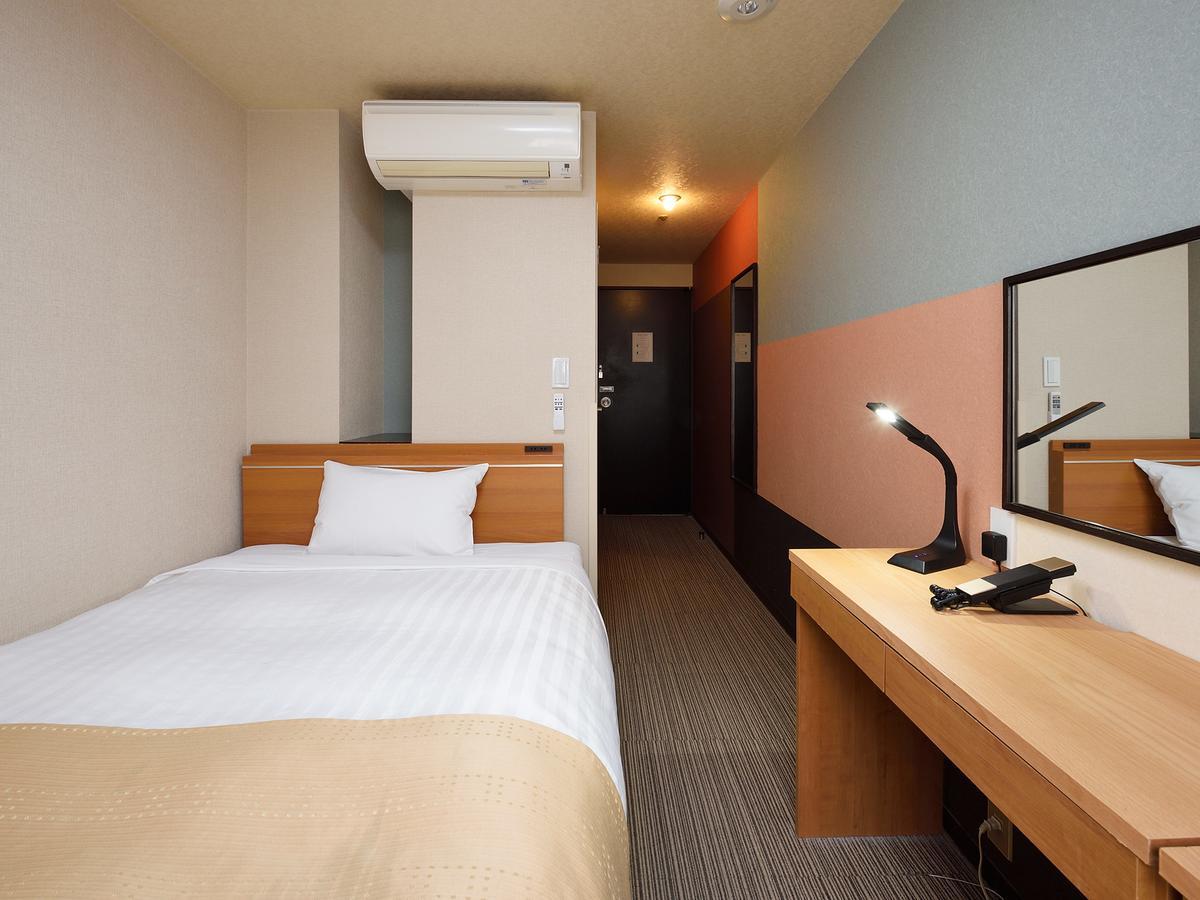 Single Room - Non-Smoking,643342431:JPEG