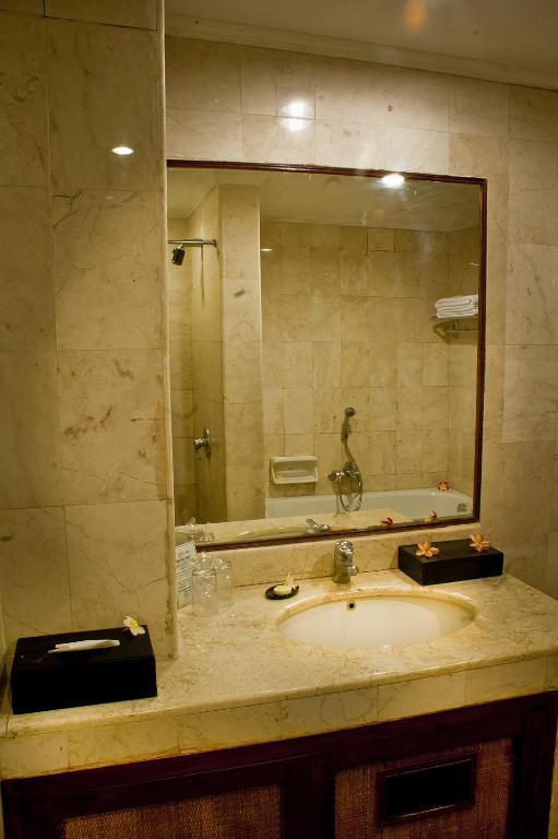 Deluxe Double or Twin Room Pool View,704899987:JPEG