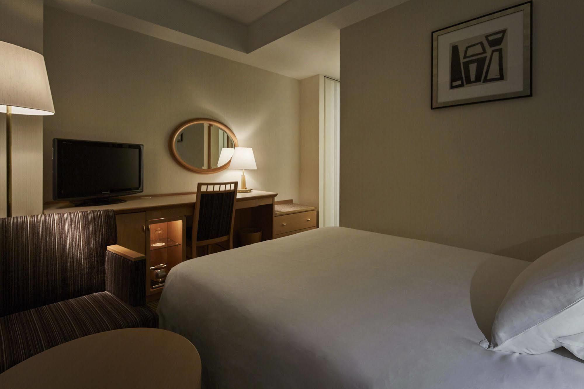 Standard Single Room Non-Smoking No Tower View