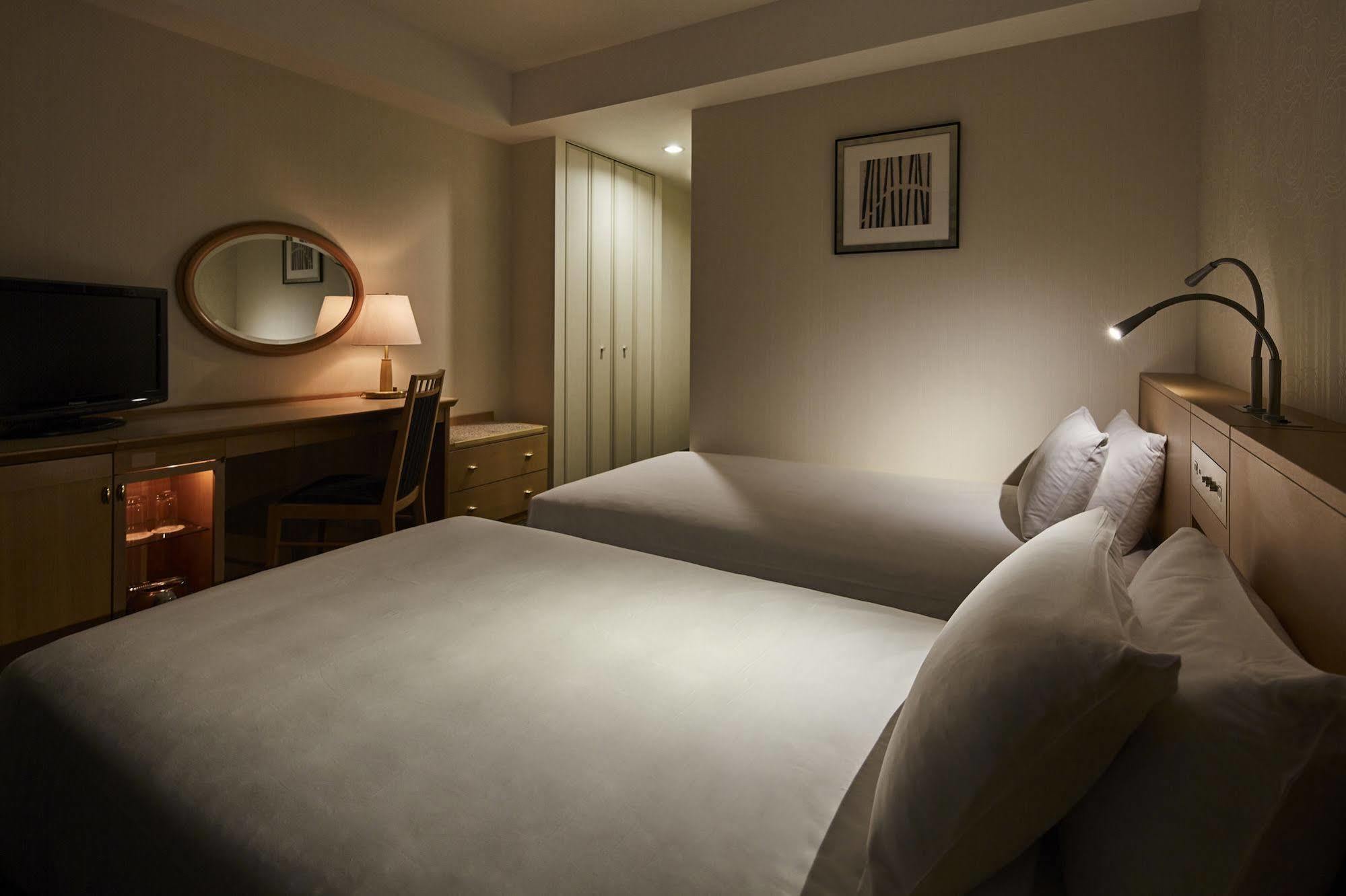 Economy Twin Room Non-Smoking No Tower View