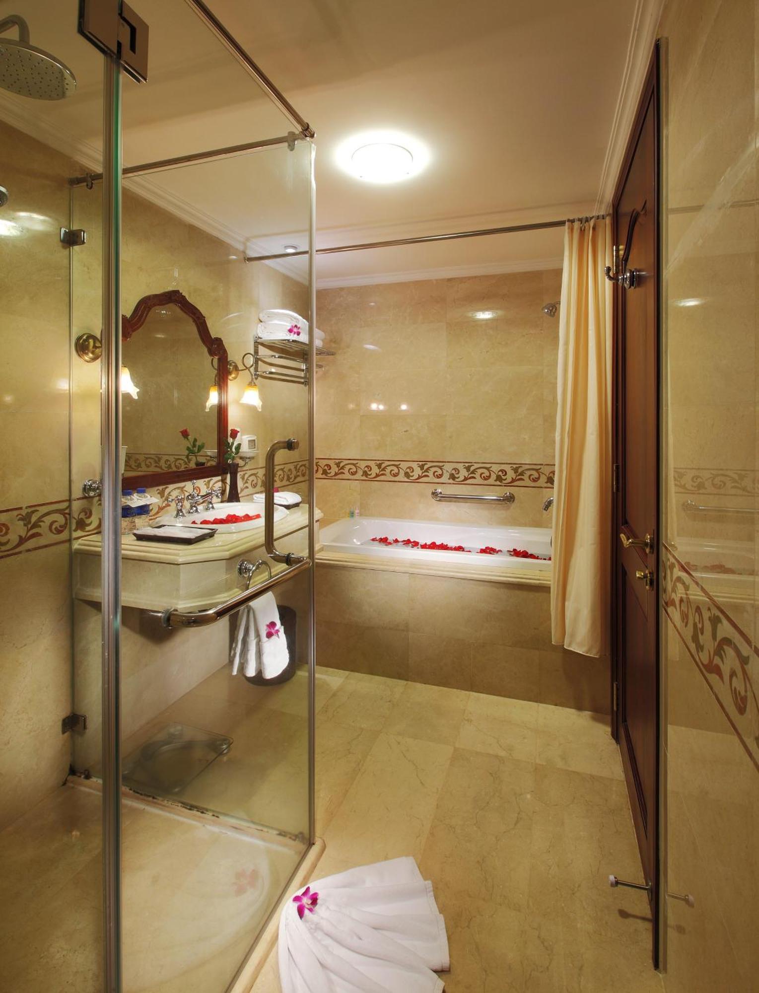 Luxury Suite King City View or River View,790927407:JPEG
