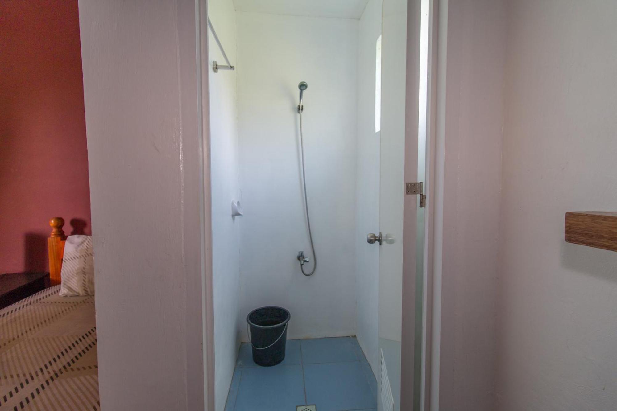 Standard Twin Room,1588122157:JPEG