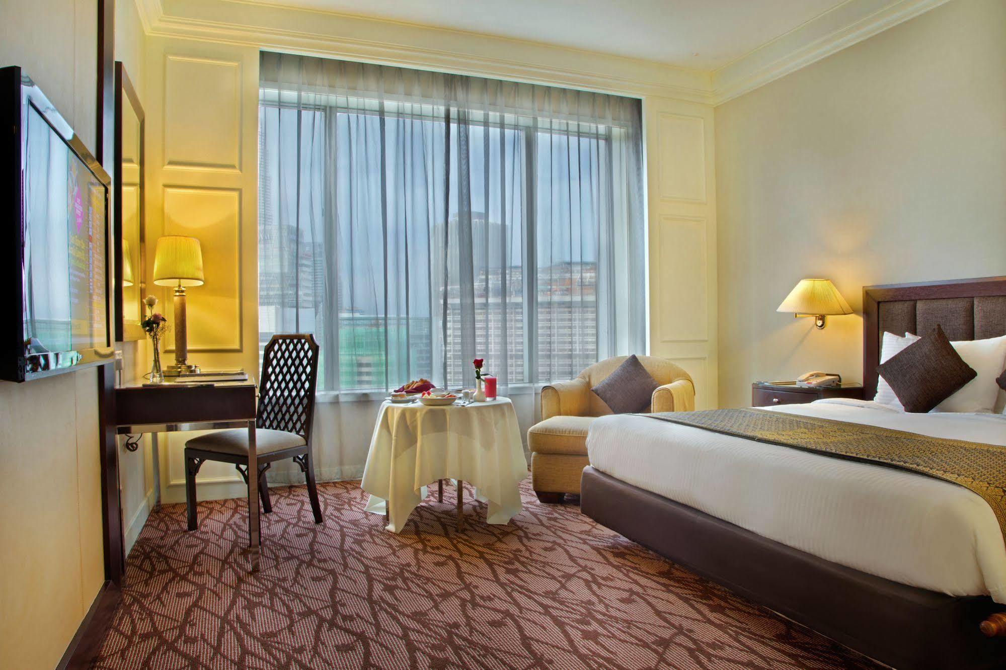 Club Double or Twin Room Club Lounge Access