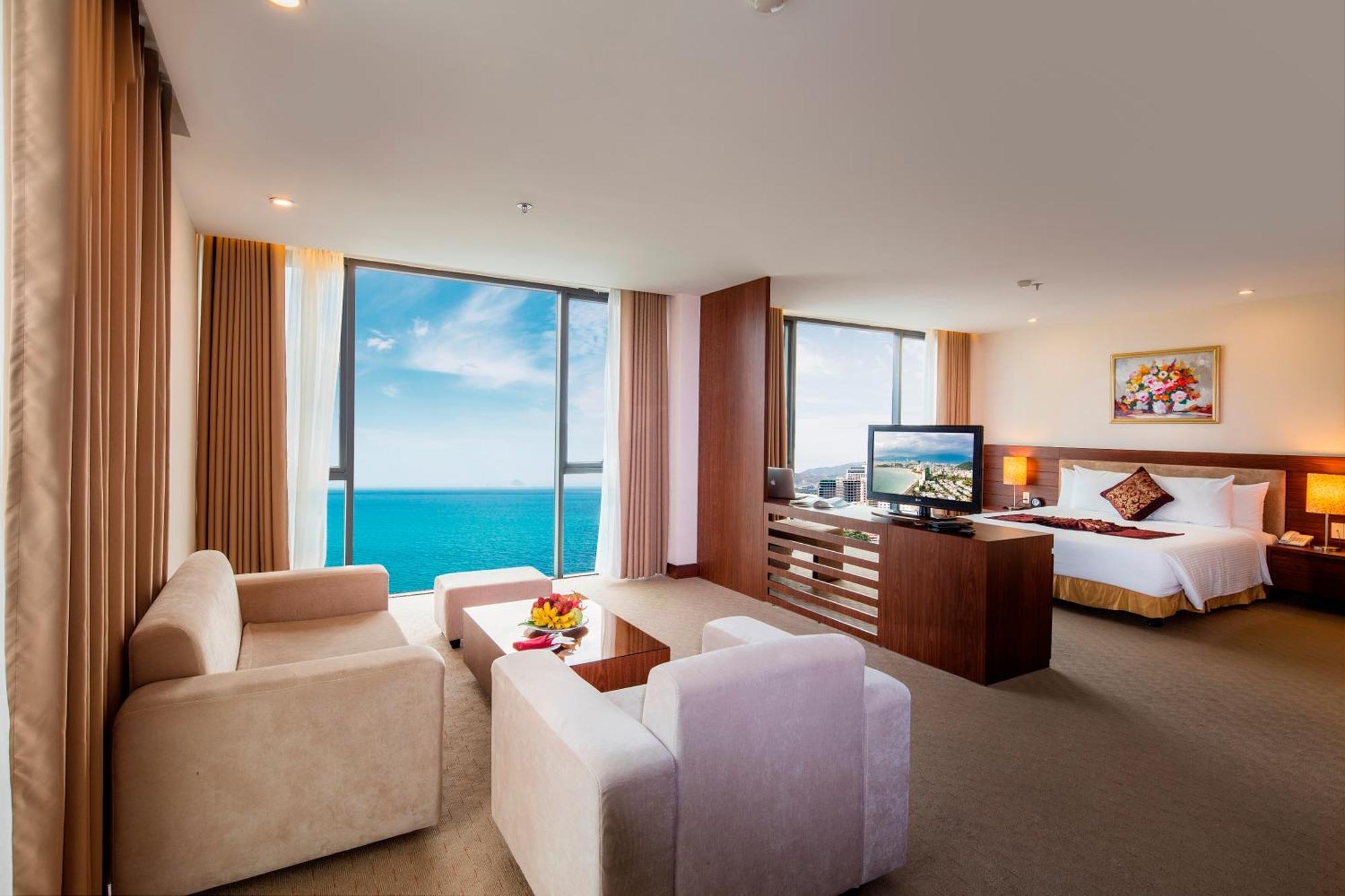Executive Suite,1275067096:JPEG