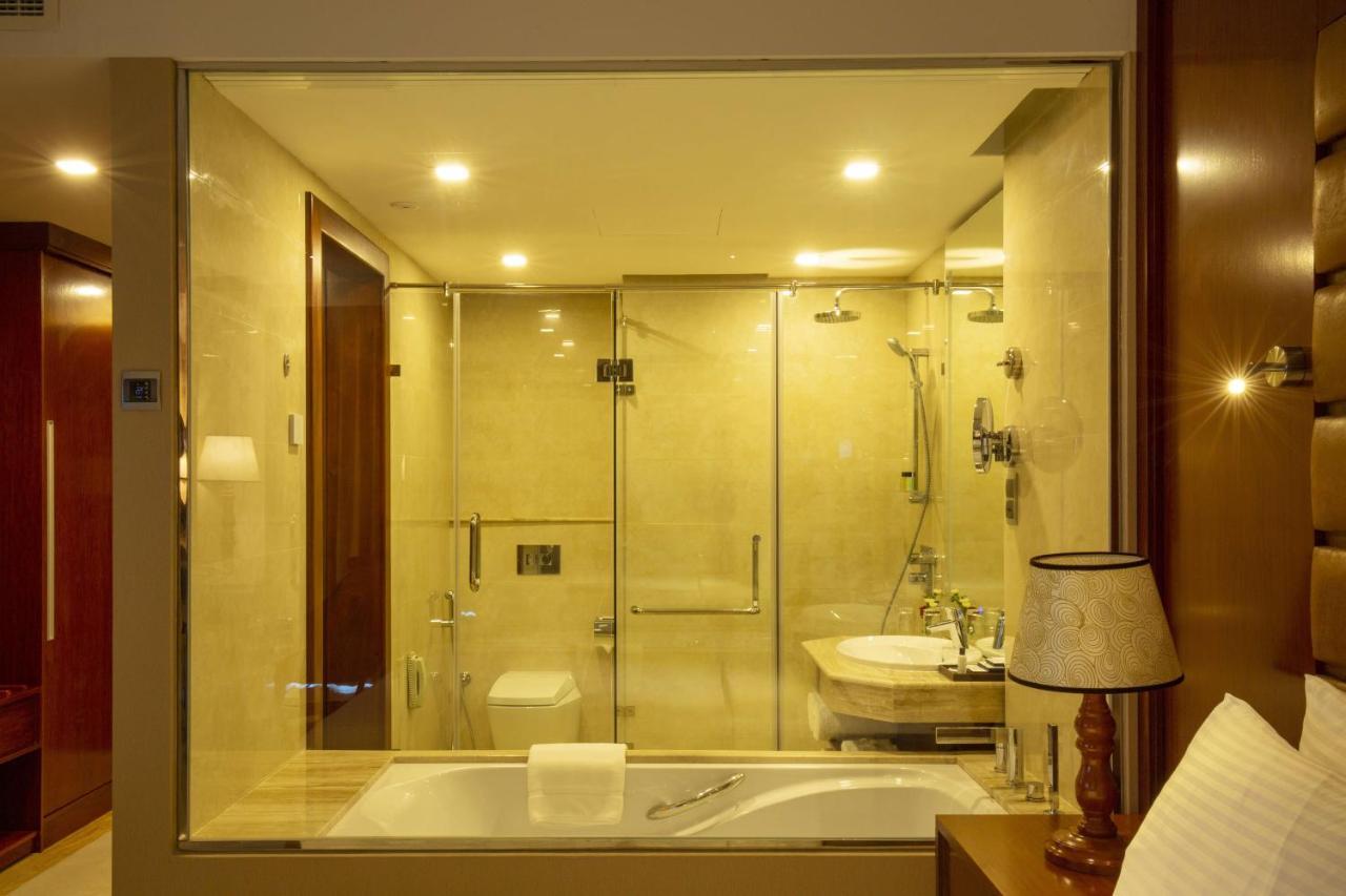 Signature Sea View King Room with Complimentary City Tour & Access to Beach Lounge,737085817:JPEG