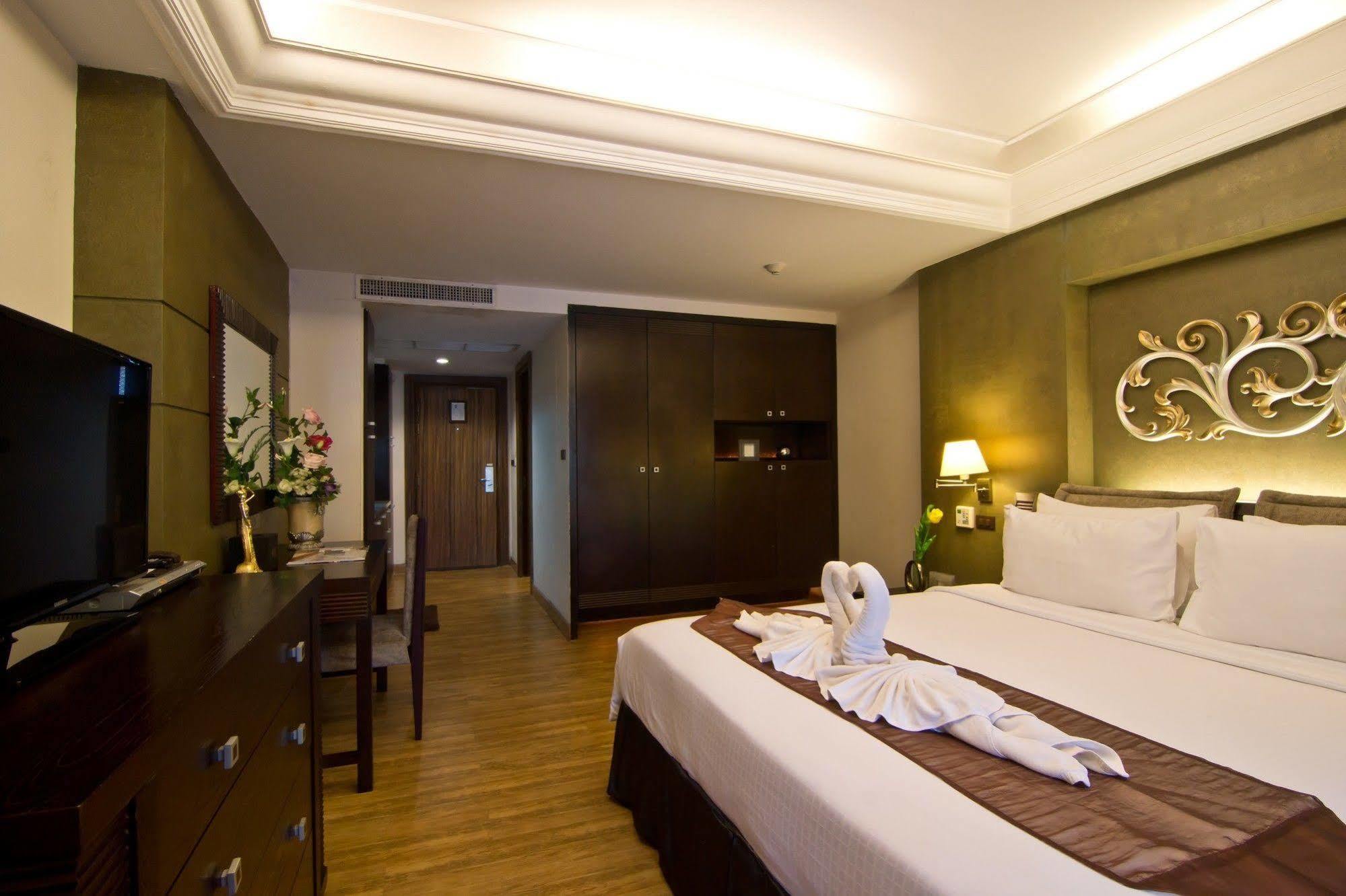 Deluxe Double or Twin Room