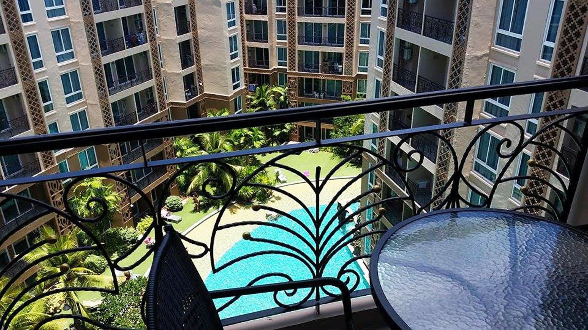 Deluxe Double Room Pool View