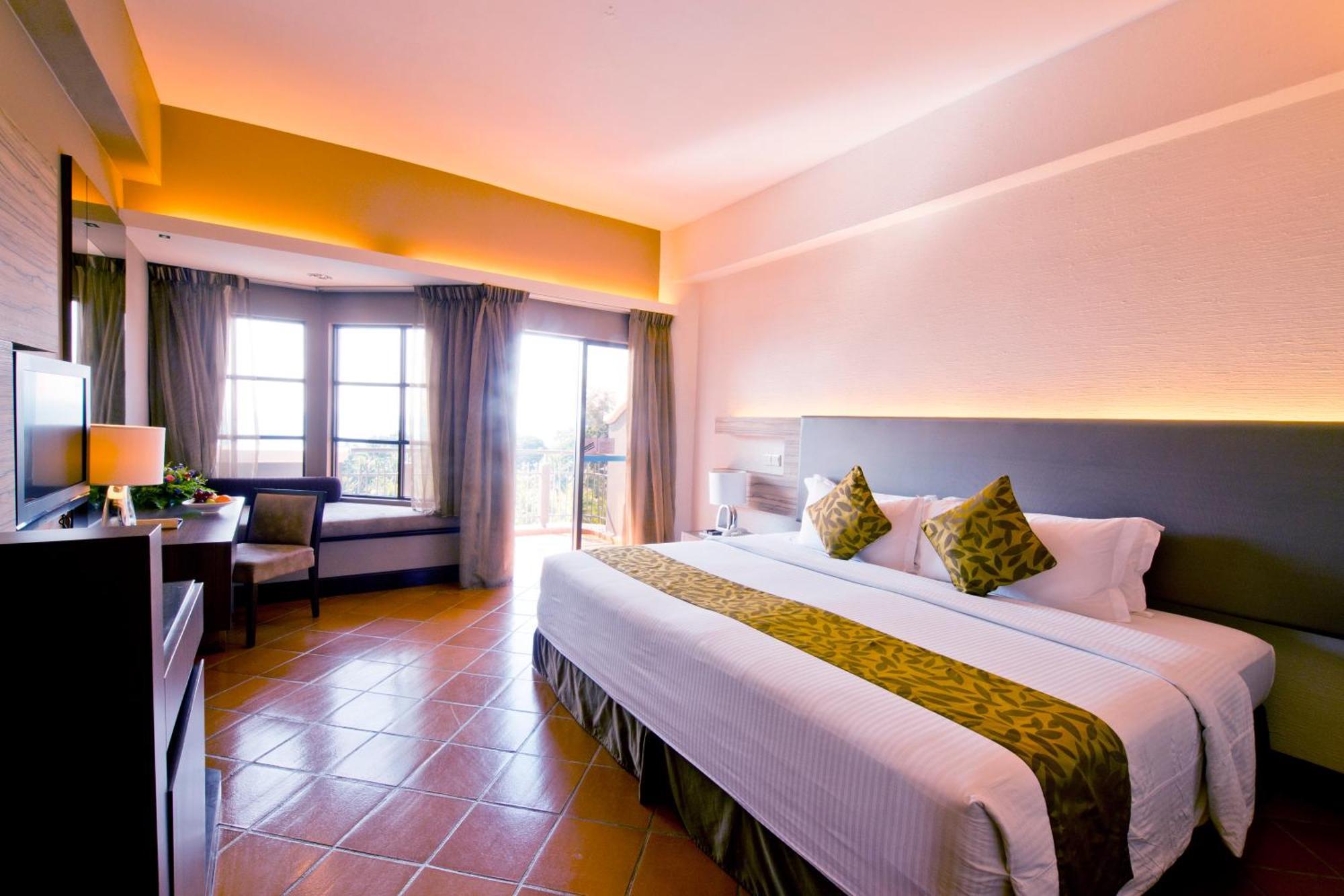 Deluxe Sea Front King Room