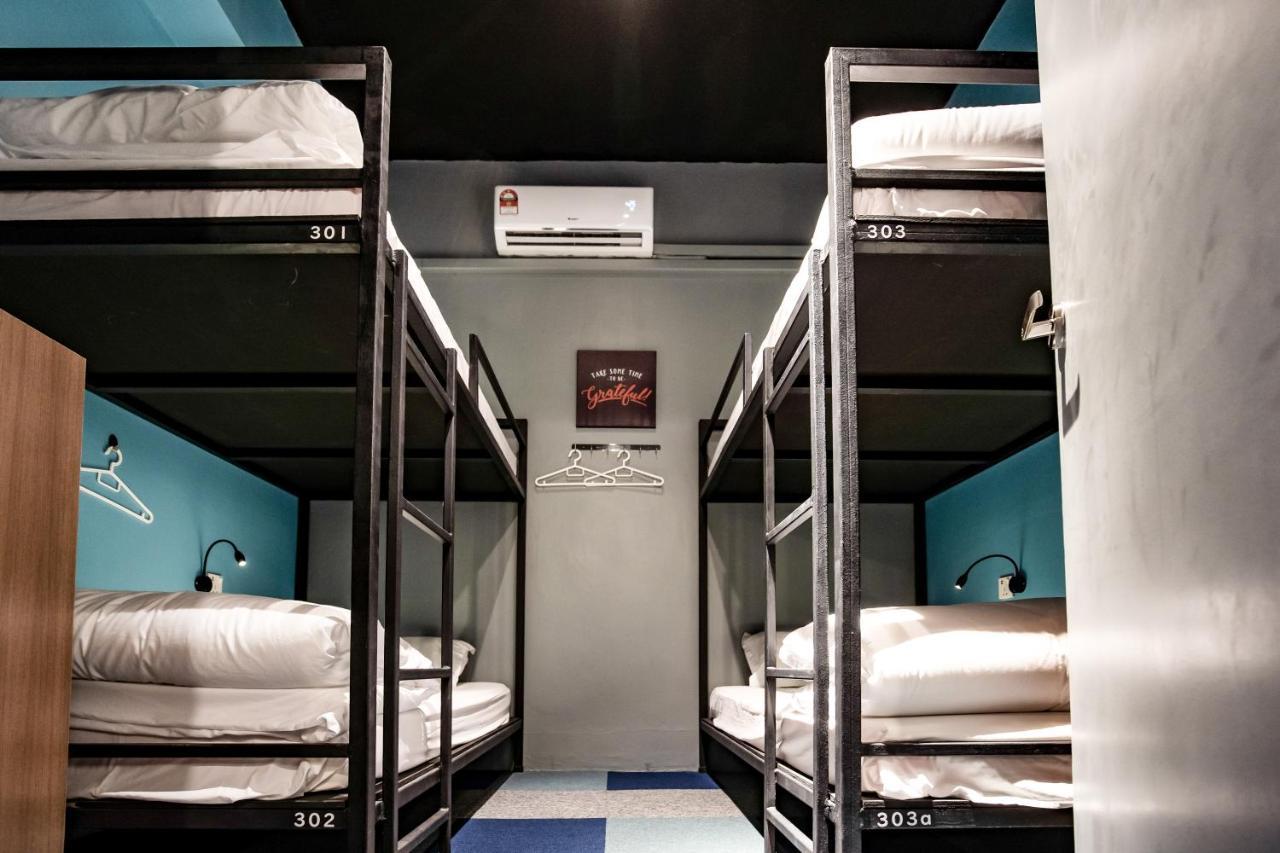 Dormitory Room ( 4 Adults ),761750668:JPEG