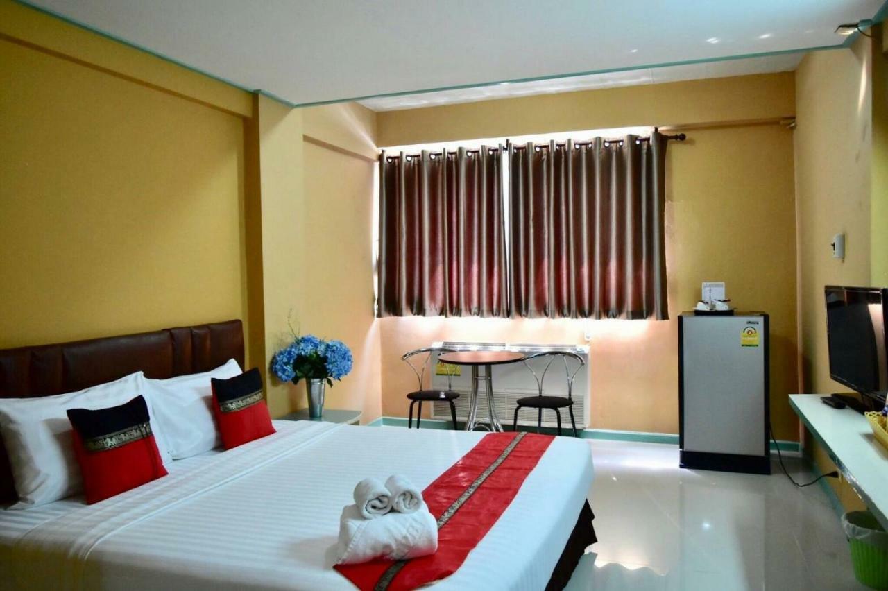 Deluxe Double Room,786248628:JPEG
