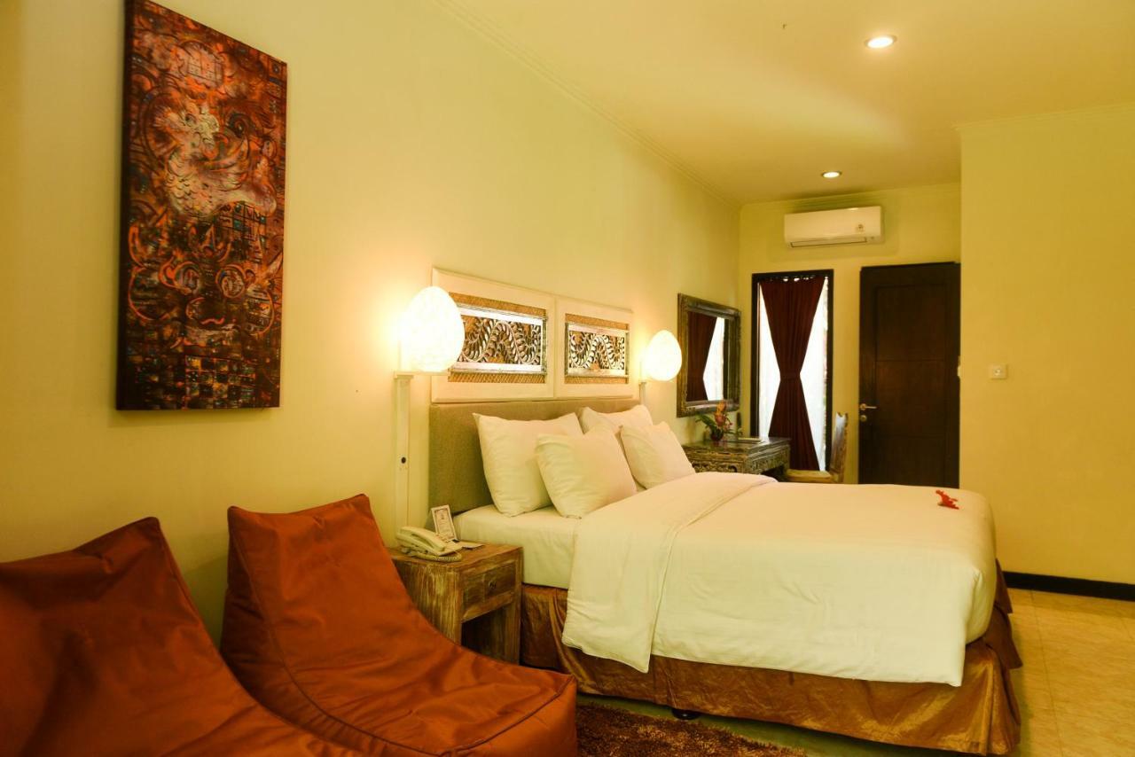 Family Room with Garden View,1580168038:JPEG